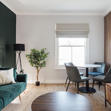 Stunning & Stylish 2 Bed Flat In West London Apartment Екстериор снимка