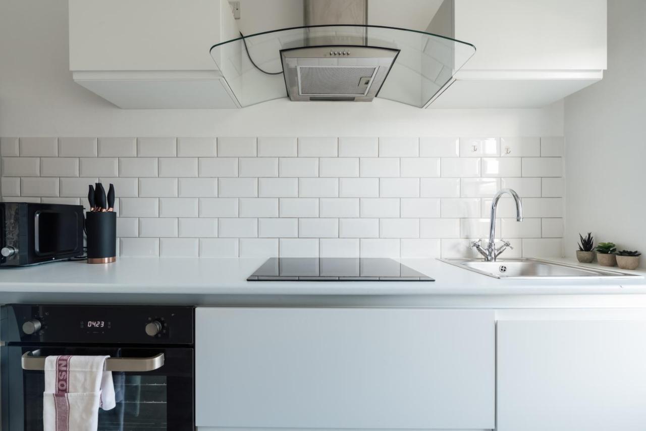 Stunning & Stylish 2 Bed Flat In West London Apartment Екстериор снимка