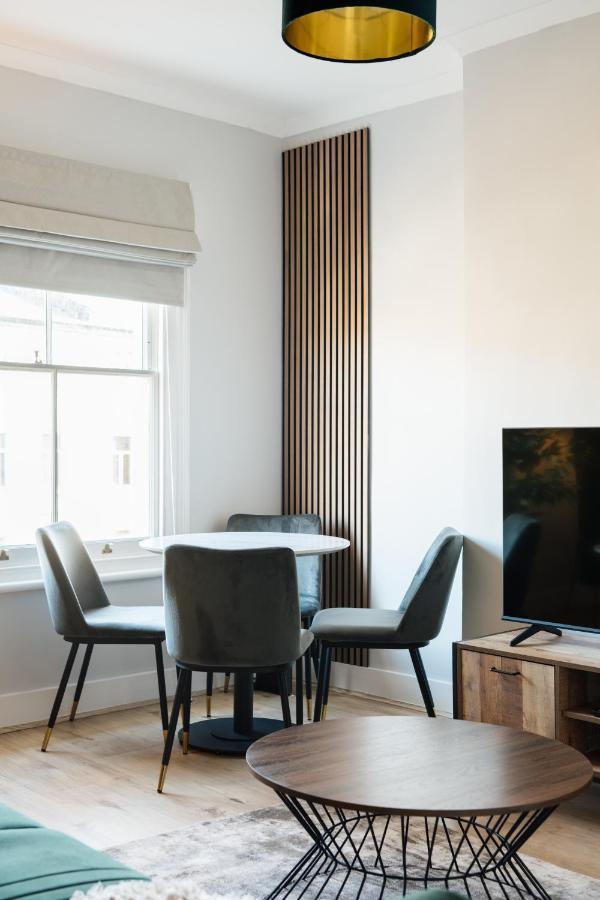 Stunning & Stylish 2 Bed Flat In West London Apartment Екстериор снимка