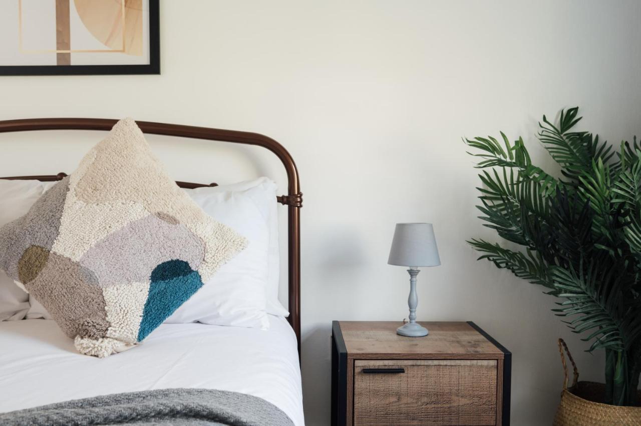 Stunning & Stylish 2 Bed Flat In West London Apartment Екстериор снимка