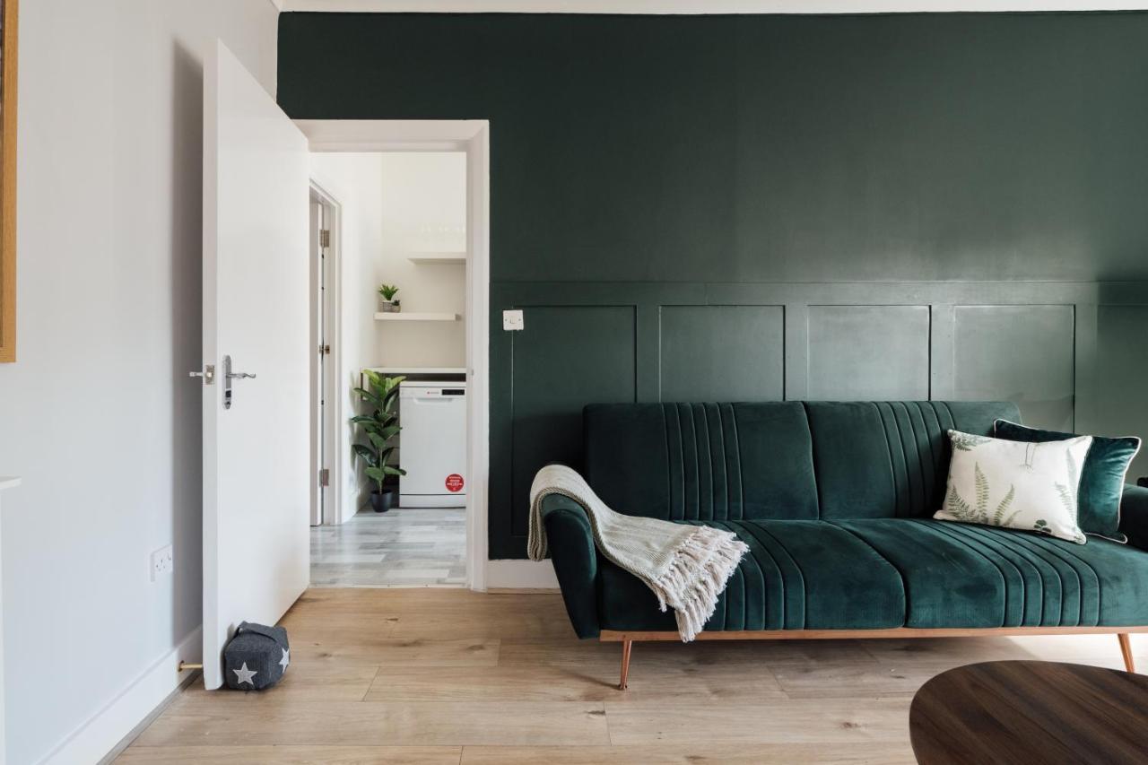 Stunning & Stylish 2 Bed Flat In West London Apartment Екстериор снимка